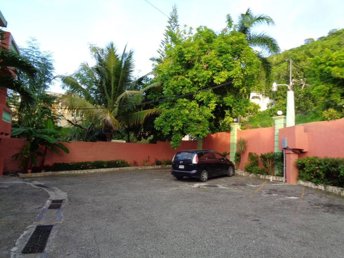 Tropical Court Hotel Montego Bay Kültér fotó
